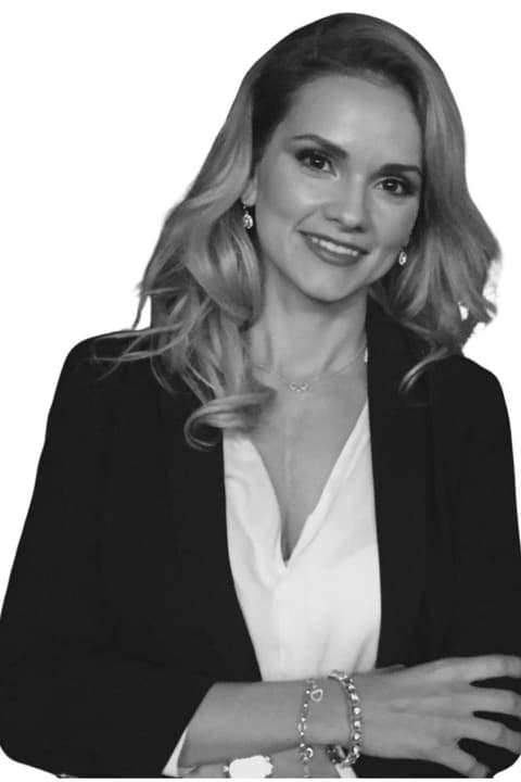 Elen Camargo, Manager of Public Relations